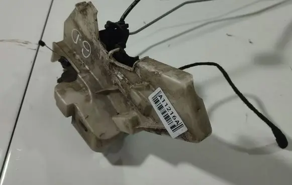 Volkswagen Polo IV 9N3 Front door lock 