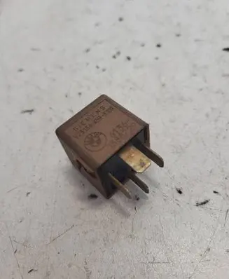 BMW 5 E39 Other relay 1388729