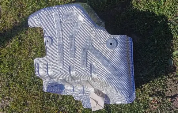 Opel Astra K Heat shield in engine bay 13385652