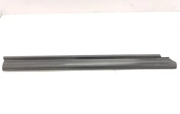 Volkswagen PASSAT B2 Front sill trim cover
