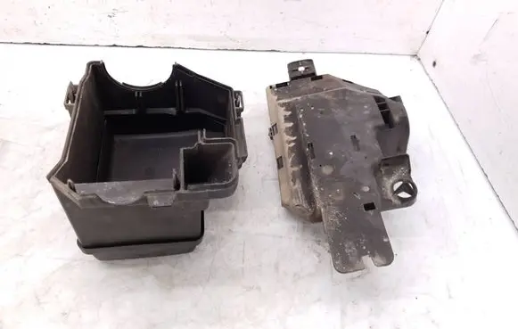 Volvo S60 Fuse box cover 8645259 9452547