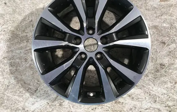 Hyundai ix35 R17 alloy rim 