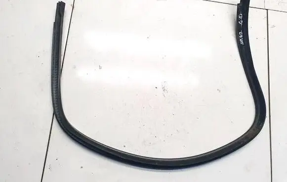 Dodge Caliber Rubber seal rear door 