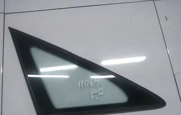 Toyota Previa (XR30, XR40) II Front triangle window/glass AS2