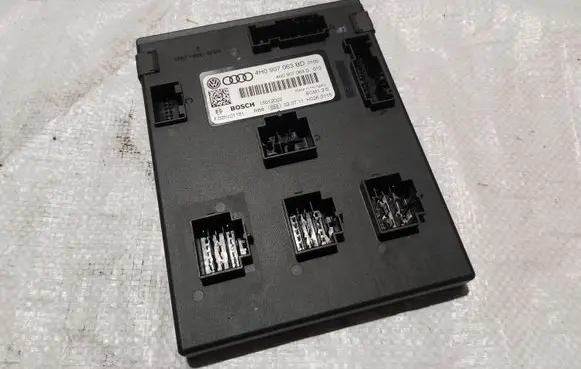Audi A8 S8 D4 4H Comfort/convenience module 4H0907063BD