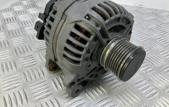 Audi Q3 8U Generator/alternator 03L903023