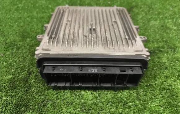 BMW 5 F10 F11 Engine control unit/module 8511385