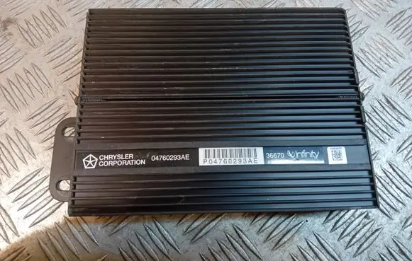 Dodge Intrepid Sound amplifier 04760293AE 36670