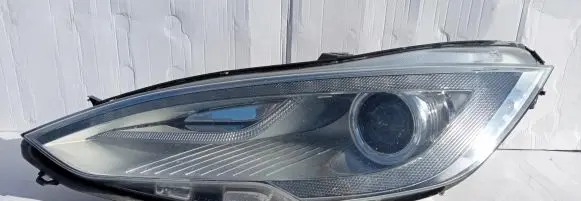 Tesla Model S Headlight/headlamp 6005910-00-C