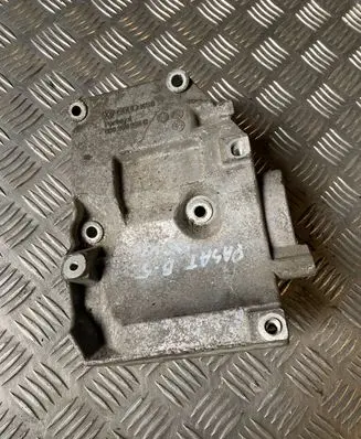 Audi A6 S6 C5 4B A/C compressor mount bracket 038260885C