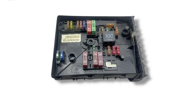 Volkswagen Golf V Fuse module 1K0937125A