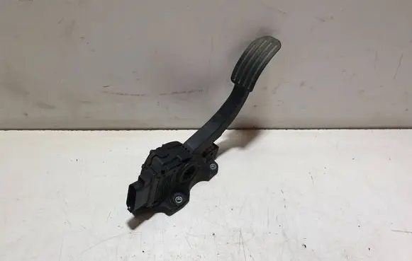Volvo XC70 Accelerator throttle pedal 6G929F836BD C95YE02 6PV00922001