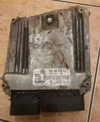 Volkswagen Transporter - Caravelle T5 Engine control unit/module 070906016AJ 1039S07534 101156