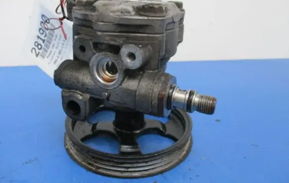 Mitsubishi Space Wagon Power steering pump