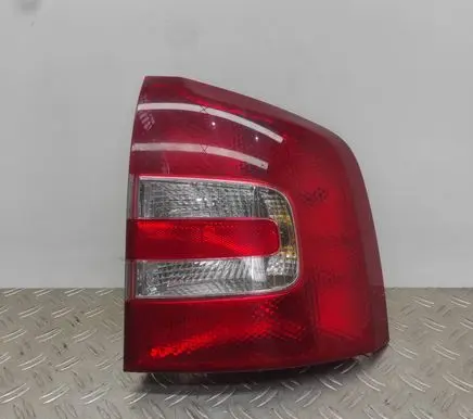 Skoda Octavia Mk2 (1Z) Rear/tail lights 1Z9945096