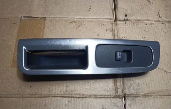 Volvo S40 Electric window control switch 8663815 ESW464