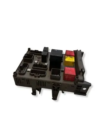 Renault Espace - Grand espace IV Fuse module 8200148810