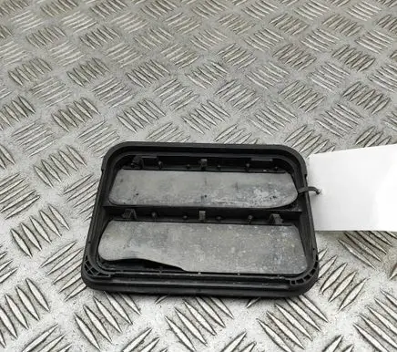 Peugeot 508 II Quarter panel pressure vent 9675506980