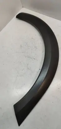 Rear fender molding trim