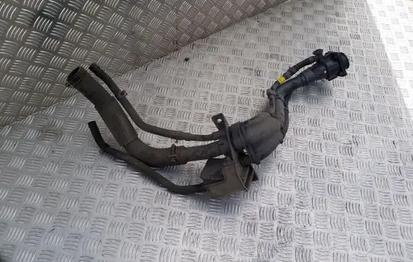 Hyundai i40 Fuel tank filler neck pipe 