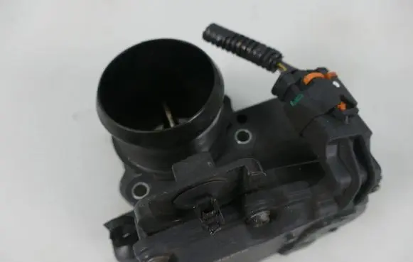 Ford Kuga II Throttle valve 9806625280