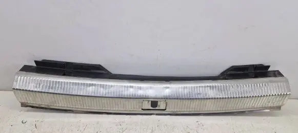 Trunk/boot sill cover protection