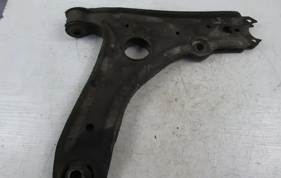 Volkswagen Caddy Front lower control arm/wishbone