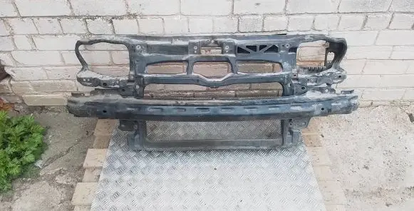 Volkswagen Golf IV Radiator support slam panel