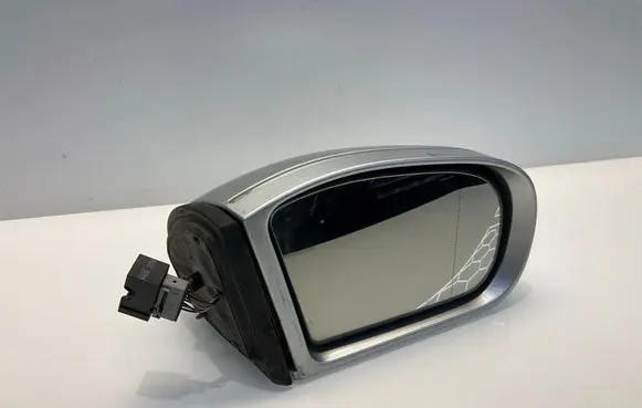 Mercedes-Benz C W203 Front door electric wing mirror