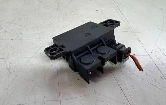 Mercedes-Benz A W176 Charging relay 1110029 A0009822023 05081401510500