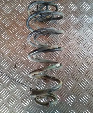 Volkswagen Golf III Rear coil spring