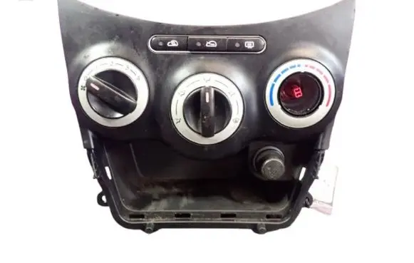Hyundai i10 Climate control unit 
