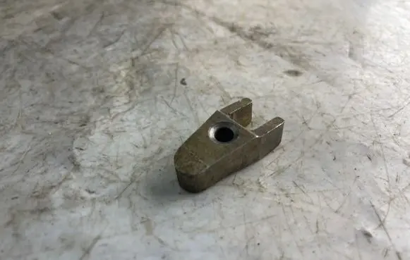 Mercedes-Benz Vito Viano W639 Fuel Injector clamp holder