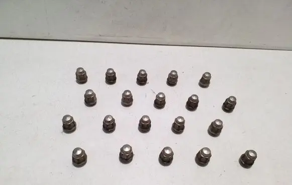 Nuts/bolts