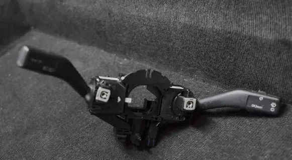 Volkswagen Golf V Indicator stalk 1K0953503CM