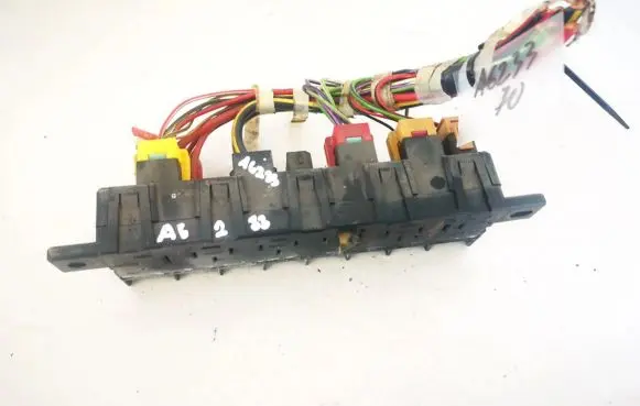 Audi A4 S4 B5 8D Fuse box set 4a0941822
