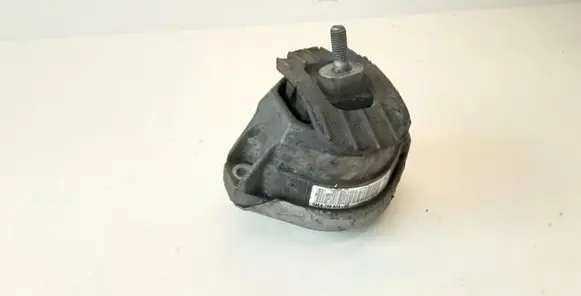 BMW 5 E60 E61 Engine mount bracket 676987402 15934612FR