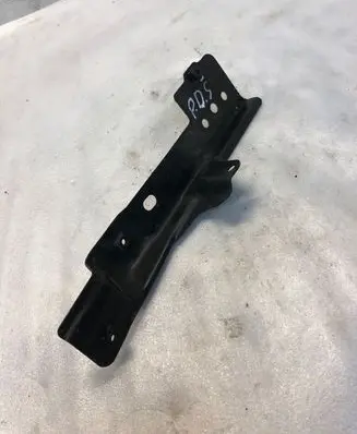 Audi Q7 4L Fender mounting bracket 4l0805698