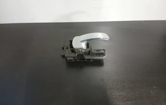 Toyota Avensis T270 Front door interior handle 60670 8449