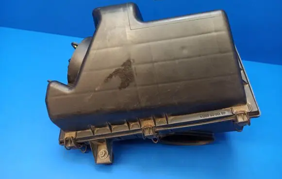 Jaguar XJ X308 Air filter box 4613085909