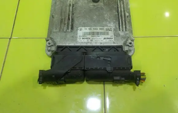 Opel Corsa D Engine control unit/module 0281019795