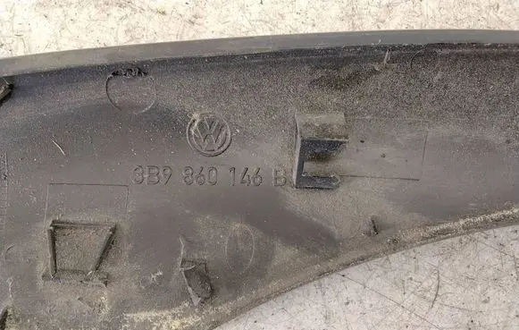 Volkswagen PASSAT B5 Roof bar rail cover 3B9860146B