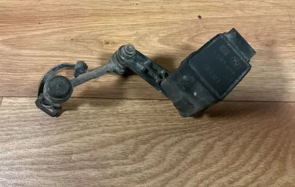 BMW 5 E39 Headlight/headlamp level sensor 1093697