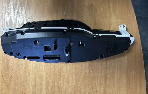 Toyota Verso Speedometer (instrument cluster)
