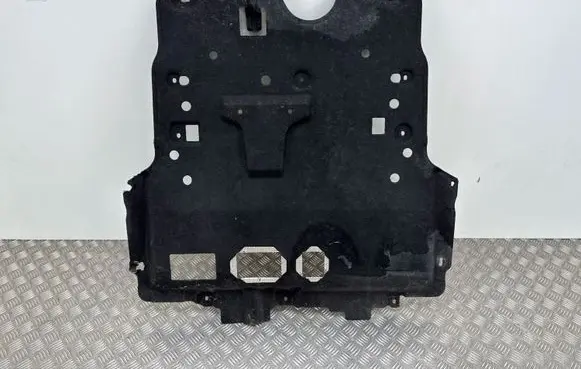 Opel Mokka X Engine splash shield/under tray 9824226480