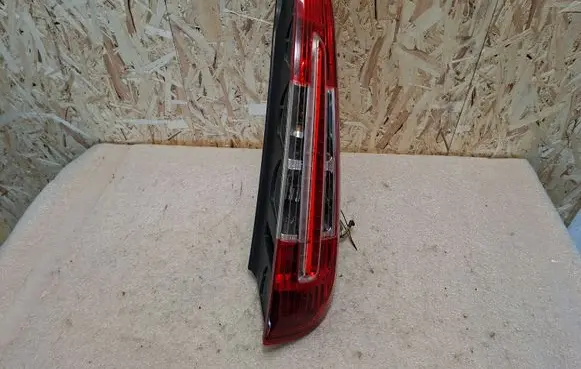 Ford C-MAX I Rear/tail lights M5113N411AA