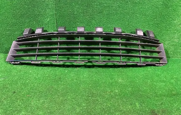 Renault Megane II Front bumper lower grill 8200412379