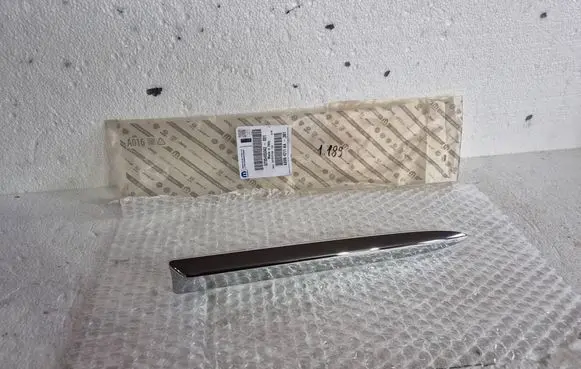 Fiat 500 Front bumper splitter molding 735425617 735455042 68094211AA