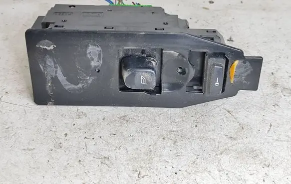 Volvo S60 Electric window control switch 30658147 03W51E MP518800232