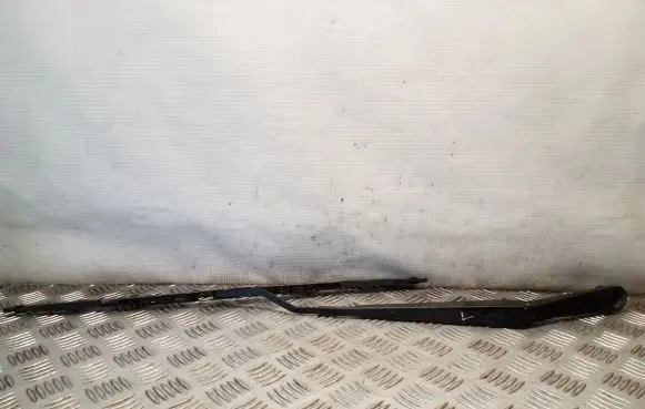 Jeep Grand Cherokee (WK) Front wiper blade arm